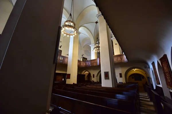 Dentro Igreja Católica Sighisoara Com Órgão Arcos Rosetas Romanas Torre — Fotografia de Stock