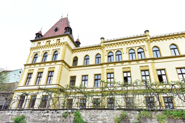 Średniowieczne Budynki Twierdzy Sighisoara Świeckie Domy Zabytki Każdy Nazwą Historią — Zdjęcie stockowe