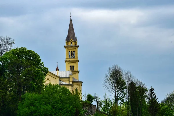 Iglesia Católica Ciudadela Sighisoara Construida Estilo Ecléctico Inspirado Arquitectura Italiana —  Fotos de Stock