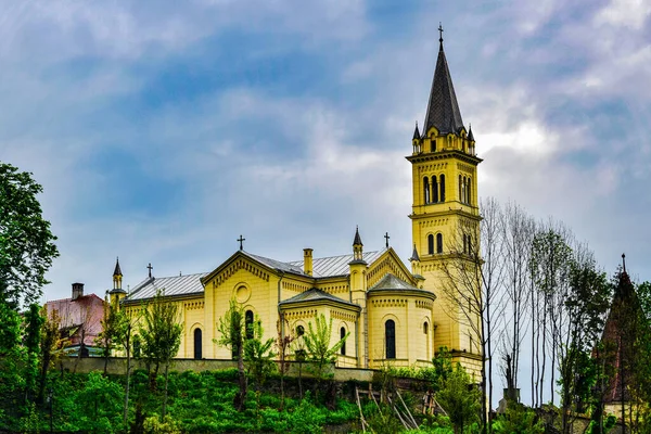 Iglesia Católica Ciudadela Sighisoara Construida Estilo Ecléctico Inspirado Arquitectura Italiana —  Fotos de Stock