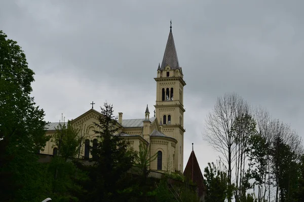 Iglesia Católica Ciudadela Sighisoara Construida Estilo Ecléctico Inspirado Arquitectura Italiana — Foto de Stock
