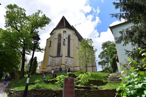 Den Katolske Kirke Sighisoara Bygget Eklektisk Stil Inspireret Italiensk Arkitektur - Stock-foto