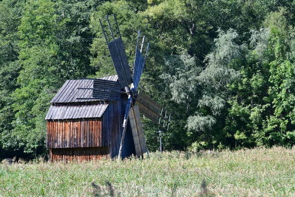 Mulino Vento Installazione Attraverso Quale Vento Muove Elica Del Mulino — Foto Stock