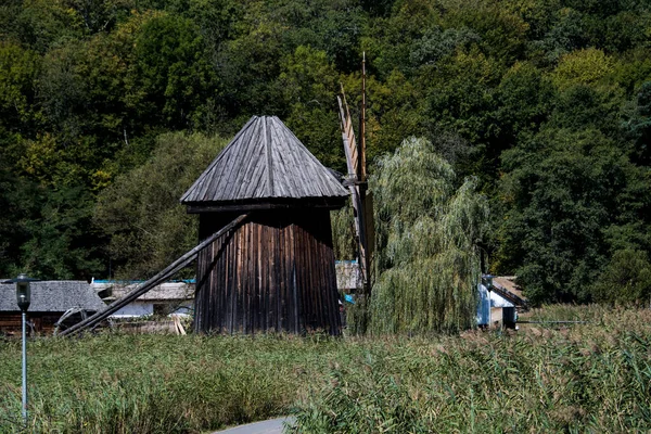 Вітряна Млин Установка Через Яку Вітер Переміщує Млин Дозволяє Перетворювати — стокове фото