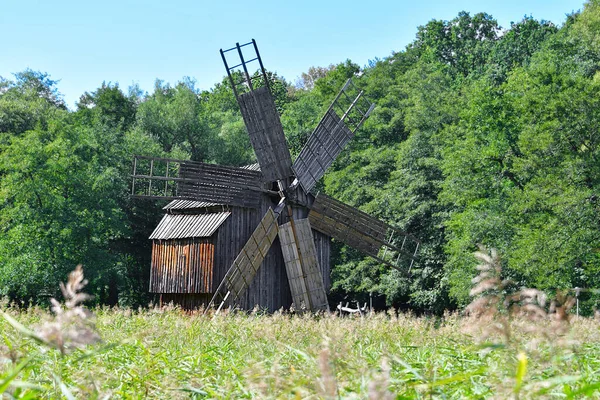 Mulino Vento Installazione Attraverso Quale Vento Muove Elica Del Mulino — Foto Stock