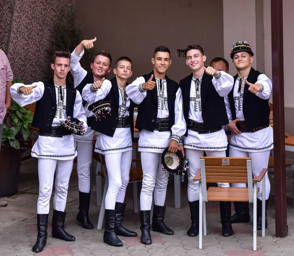 Meninas Meninos Prado Sibiu Vestidos Com Trajes Pastorais Homens Usam — Fotografia de Stock