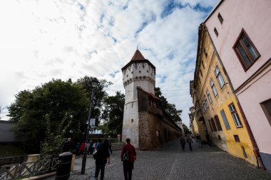 Sibiu 'daki Marangoz Kulesi 14. yüzyılda Sakson marangoz loncası tarafından Sibiu şehrinde inşa edilmiş bir kuledir. Kule, şehrin üçüncü takviye kemerinin bir parçasıydı.
