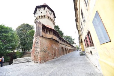 Sibiu 'daki Marangoz Kulesi 14. yüzyılda Sakson marangoz loncası tarafından Sibiu şehrinde inşa edilmiş bir kuledir. Kule, şehrin üçüncü takviye kemerinin bir parçasıydı.