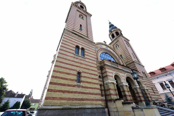 锡比乌主教座堂 Metropolitan Cathedral Sibiu 是一座位于锡比乌市的东正教教堂 由伊万 梅亚努主教创办 — 图库照片