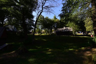 Sibiuortaçağ su değirmenindeki ortaçağ su değirmeni taş ya da ahşap direklerle desteklenen bir değirmendir. Değirmen taşlarını güden bir tekerleği vardır ve su kaynağı da bir kanalda üretilir.