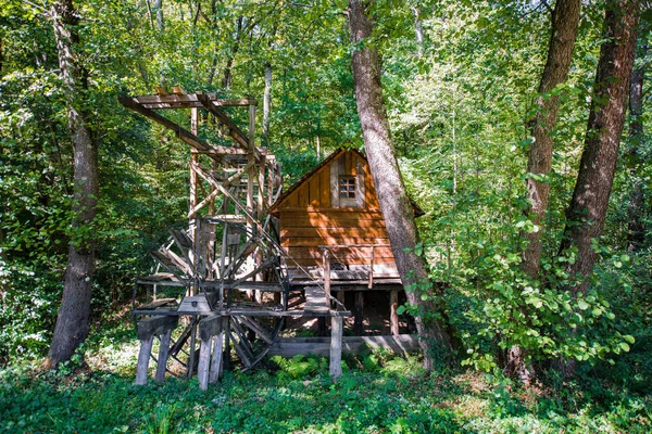 Medeltida Vattenkvarn Skogen Sibiumedieval Vattenkvarn Det Kvarn Byggd Trä Och — Stockfoto