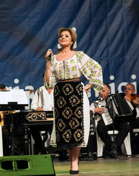 Artist Dressed Folk Costume Women Banat Romaniafolk Costume Composed Traditional — Foto Stock