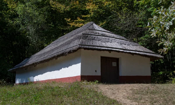 Casa Estilo Romeno Tradicional Caracterizada Pela Simplicidade Modéstia Utilidade Materiais — Fotografia de Stock