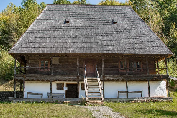 Maison Dans Style Roumain Traditionnel Caractérise Par Simplicité Modestie Utilité — Photo