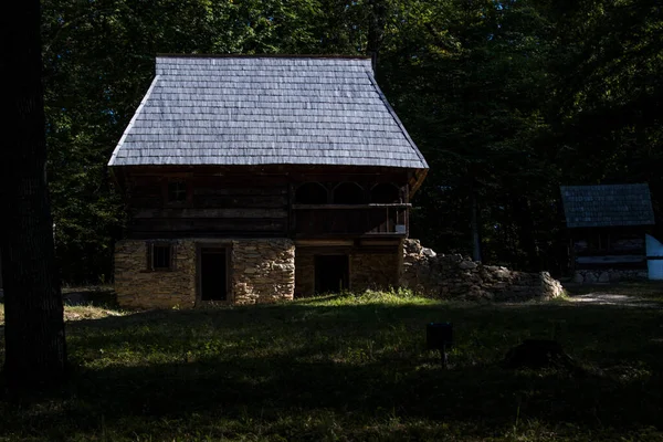 Casa Estilo Rumano Tradicional Caracteriza Por Simplicidad Modestia Utilidad Materiales — Foto de Stock