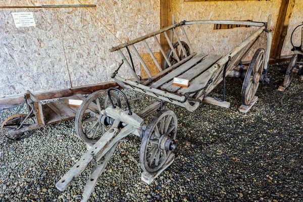 Chariot Tiré Par Les Animaux Médiévaux Est Construit Sur Deux — Photo