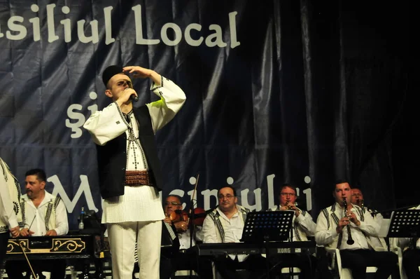Pastori Novaci Romania Giorno Della Festa Sono Vestiti Con Costumi — Foto Stock