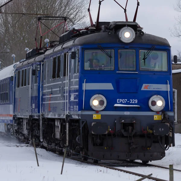Milogoszcz Pomerania Oeste Polonia 2021 Locomotora Trenes Pasajeros Sendero Invernal —  Fotos de Stock