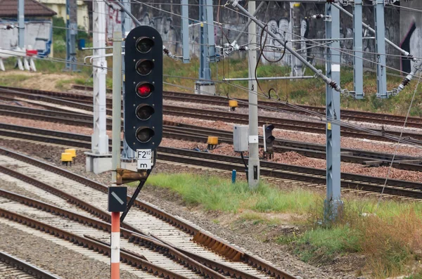 Poznan Polónia 2021 Semáforo Nos Comutadores Ferroviários Frente Estação — Fotografia de Stock