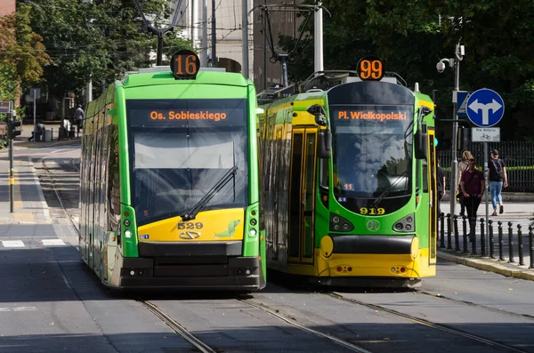 Poznan Polonia 2021 Tranvías Las Calles Ciudad — Foto de Stock