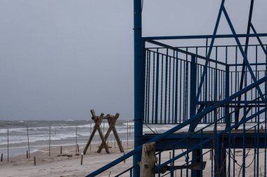 HURRICANE - Deniz kıyısında hava bozulması