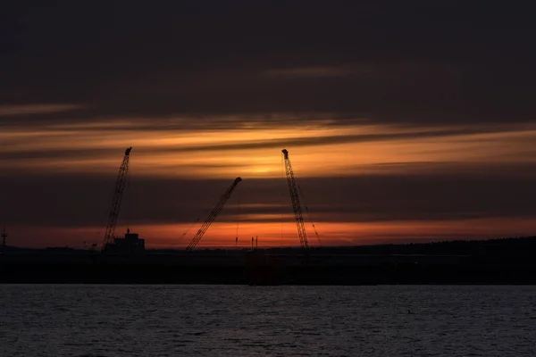 Sunrise Coast Kranar Vid Byggarbetsplatsen Kusthamnen — Stockfoto