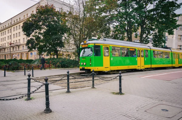 Познан Планд 2021 Старый Классический Трамвай Остановке Городе — стоковое фото