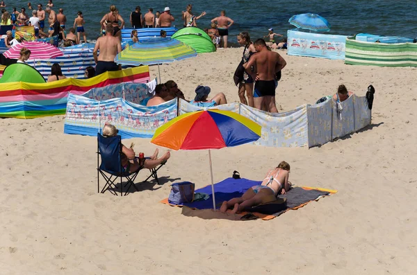 Sarbinowo West Pomeranian Poland 2021 Holidaymakers Relacreation Sunny Sea Beach — Stock Photo, Image