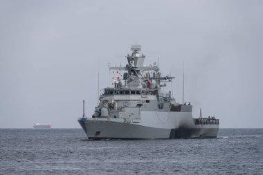 BALTIC SEA - POLAND - ALMANY 2022: Alman donanmasının bir savaş gemisi denizde yelken açıyor