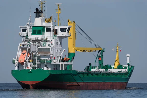 General Cargo Gemi Bir Gemi Seyahati Ile Denize Açılır — Stok fotoğraf