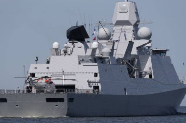 WARGeIP - Modern bir Hollanda firkateyni denizde yelken açıyor