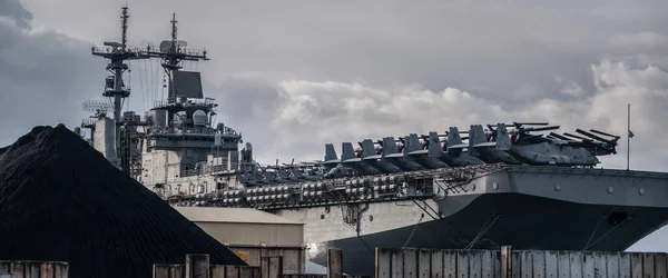 Gdynia ポーランド 2022 ポートへの訪問時にアメリカの水陸両用攻撃船 — ストック写真