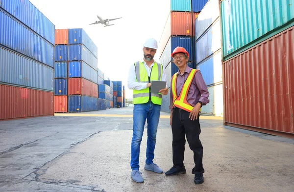 Team Engineer Working Container Box Yard Area Logistics Transportation Import — Foto Stock