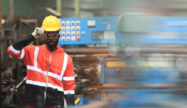 Afroamerikanisch Ingenieur Fähigkeiten Qualität Wartung Ausbildung Industrie Fabrikarbeiter Lager Werkstatt — Stockfoto