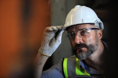 Mühendislik becerileri kalite, bakım, fabrika işçisi, fabrika işletmecileri için depo atölyesi, makine mühendisliği ekibi üretimi.