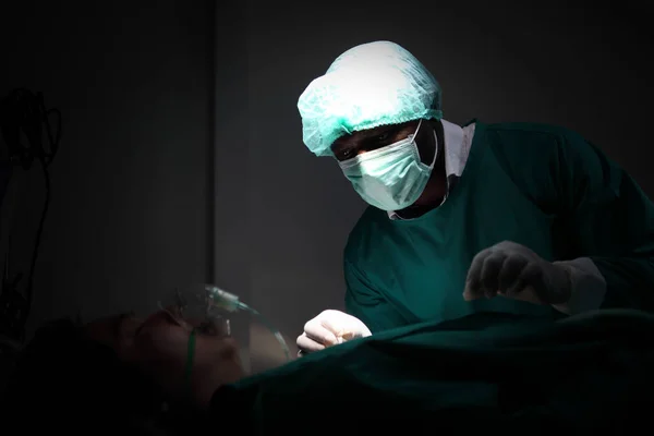 Medisch Team Opereert Een Groep Chirurgen Operatiekamer Van Het Ziekenhuis — Stockfoto