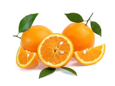 Beyaz arkaplanda portakal meyvesi izole