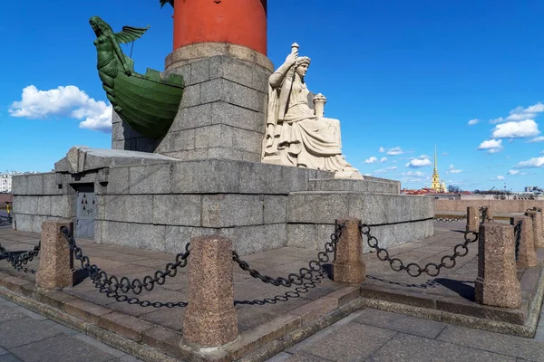 Escultura Columna Rostral Sobre Fondo Catedral Pedro Pablo San Petersburgo — Foto de Stock