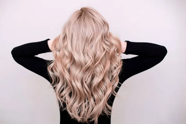 Female Back Long Curly Natural Blonde Hair Black Dress Grey — Stock Photo, Image