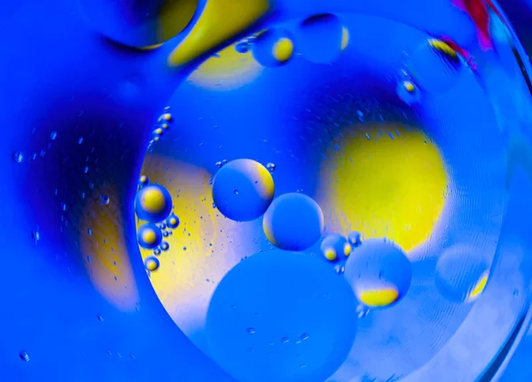 Fondo Abstracto Con Círculos Brillantes Imagen Colorida Gotas Aceite Agua —  Fotos de Stock