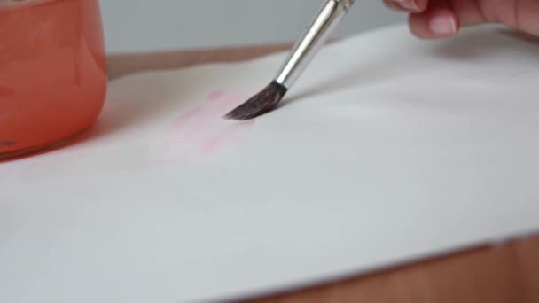 Pincel Mano Sobre Papel Artista Pinta Cuadro — Vídeo de stock