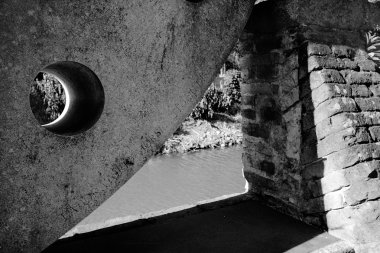 İtalyanca nehir oyulmuş taş