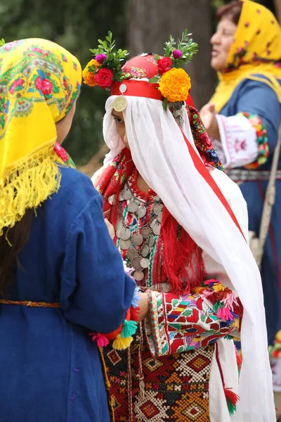Koprivshtica Болгарія Серпня 2022 Люди Традиційному Народному Костюмі Національного Фольклорного — стокове фото