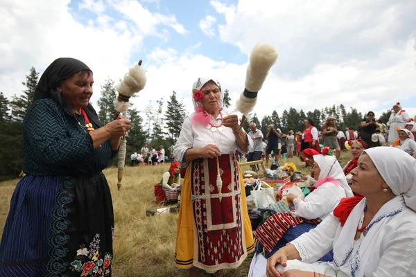 Koprivshtica Bulgaria August 2022 People Traditional Folk Costume National Folklore — Foto de Stock