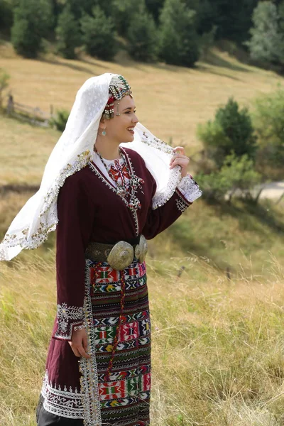 Koprivshtica Болгарія Серпня 2022 Люди Традиційному Народному Костюмі Національного Фольклорного — стокове фото
