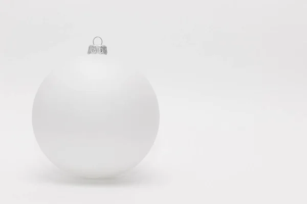 Matt bola de Natal de vidro branco Imagens De Bancos De Imagens Sem Royalties