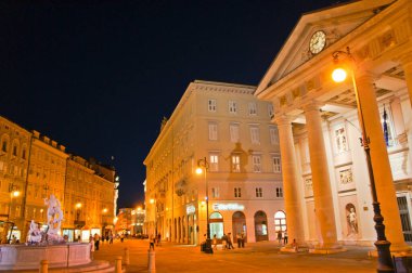 Trieste, Eski şehir gece manzarası, İtalya, Avrupa