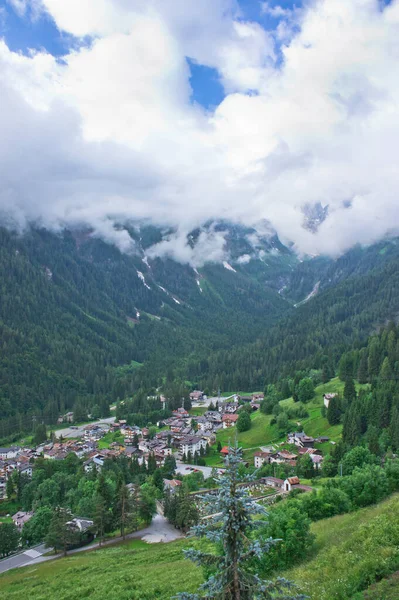 Paisagem Natural Pequena Cidade Torno Dolomites Alps Itália Europa — Fotografia de Stock