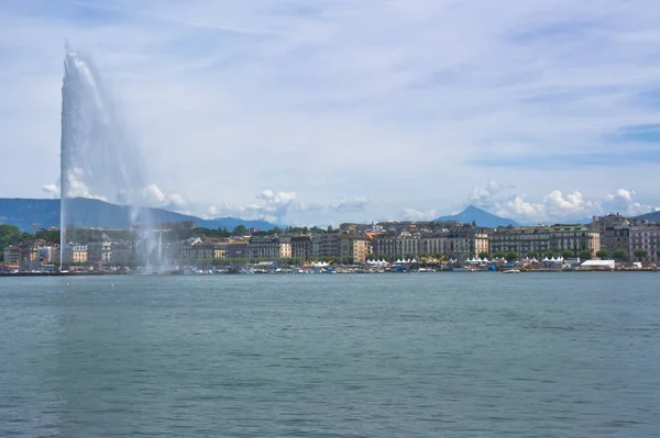 Cenevre Çeşmesi Jet Eau Eski Şehir Göl Manzarası Sviçre Avrupa — Stok fotoğraf