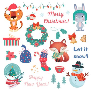 Renkli farklı noeller ve mutlu yeni yıl dekorasyonları, sevimli amimaller ve beyaz arkaplanda